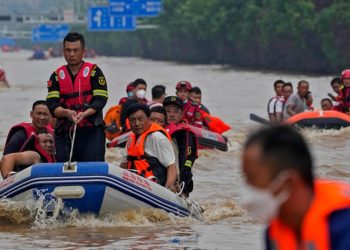 Doksuri Tayfunu devam ediyor! Çin’de meyyit sayısı 21’e yükseldi