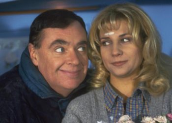 Efsane dizinin oyuncuları yıllar sonra buluştu… “Başlama yeniden ‘öpeceğim’ diye”