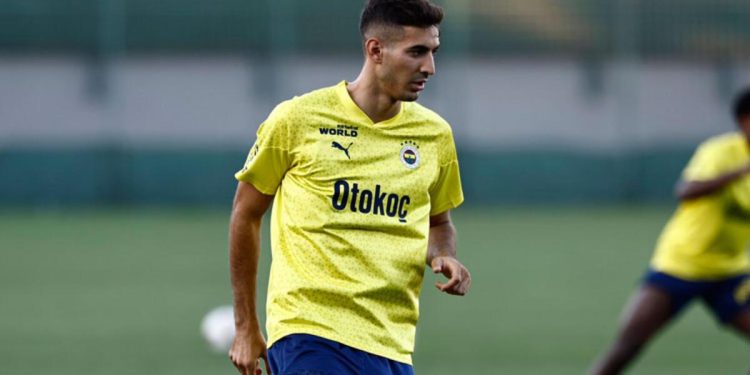 Fenerbahçe’de Mert Müldür birinci idmanına çıktı