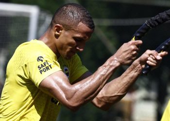 Fenerbahçe’nin 245 milyonluk transferi sahnede