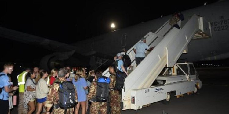 Fransa ve İtalya  Nijer’den tahliyelere başladı