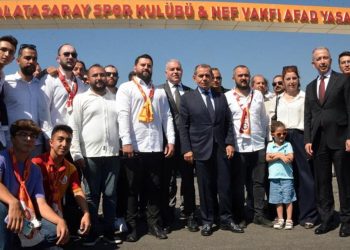Galatasaray, 600 konteyneri depremzedelere teslim etti