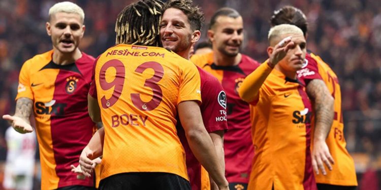 Galatasaray’da sürpriz transfer gelişmesi! Jose Mourinho’nun Roma’sı peşinde