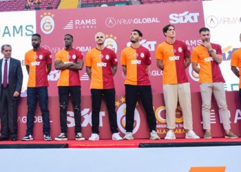 Galatasaray’da Zaha ve Icardi listeye bildirildi! Kerem Demirbay ve Morutan…