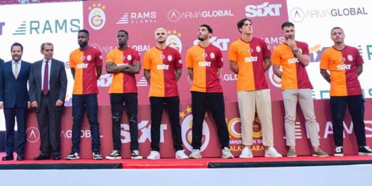 Galatasaray’da Zaha ve Icardi listeye bildirildi! Kerem Demirbay ve Morutan…