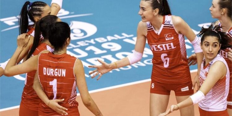 Genç sultanlar yarı finalde