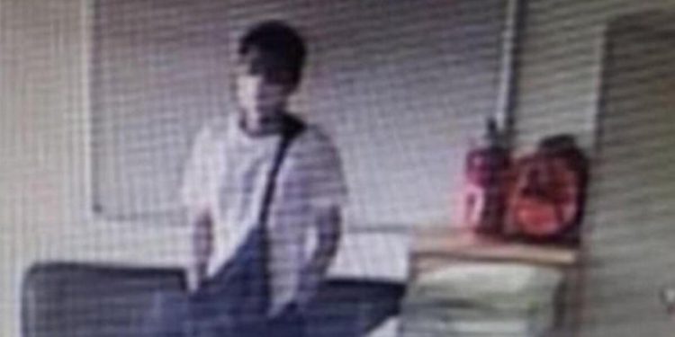 Güney Kore’de dehşet anları…Okulu basıp öğretmeni bıçakladı!