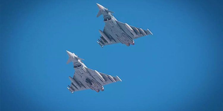 Havada tehlikeli yakınlaşma! İngiliz ve Rus savaş uçakları karşı karşıya geldi