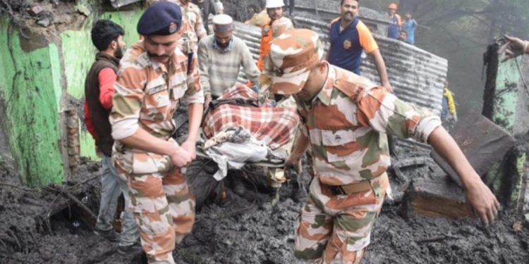 Hindistan’da facia: Tapınak çöktü, 9 kişi hayatını kaybetti