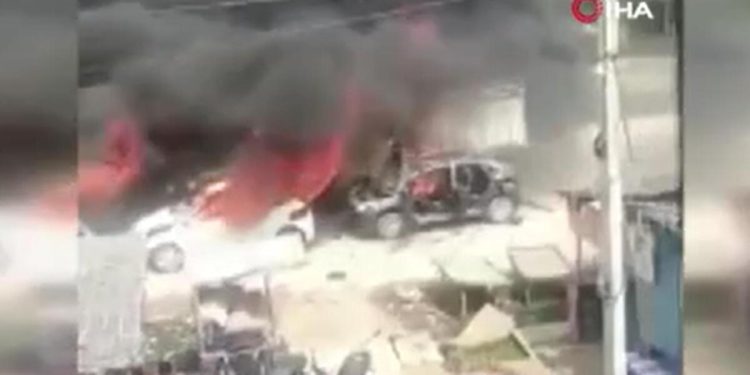 Hindu ve Müslüman küme ortasında çatışma: 5 meyyit