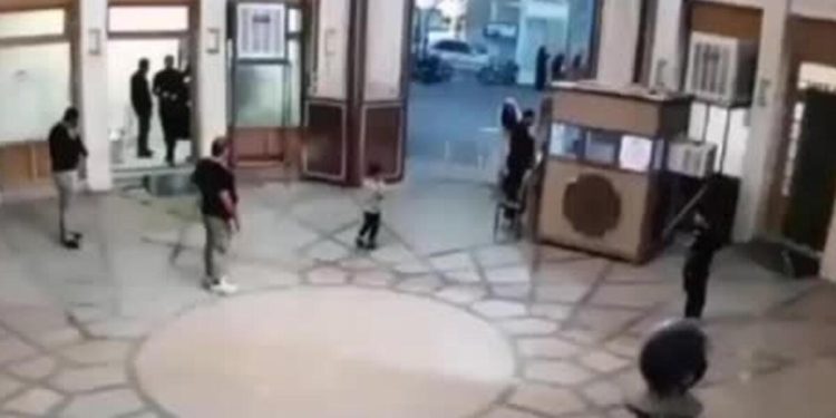 İran’da türbe saldırısı sonrası 10 gözaltı