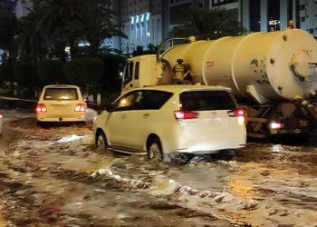 Kabe’de şiddetli yağış ve fırtına