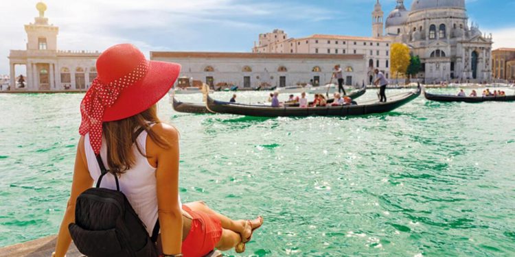 Kaldırıma oturana para cezası var