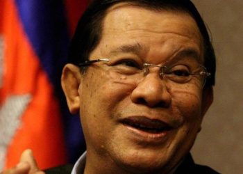 Kamboçya’da yeni devir: Başbakanı 39 yıllık misyonunu oğluna devrediyor