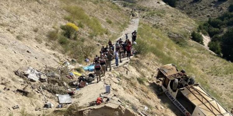 Kars’ta 8 kişi otobüs kazasında ölmüştü… Turgutreis Otobüs İşletmesi yolcu nakliyatından çekildi