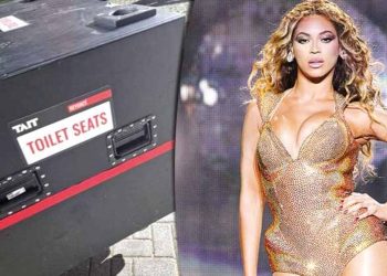 Klozetini yanında taşıyor