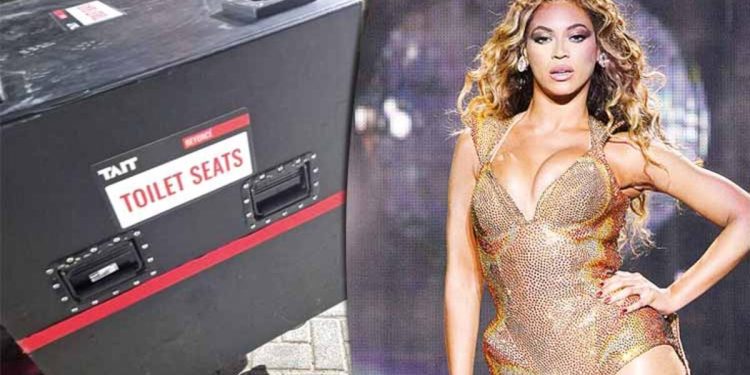 Klozetini yanında taşıyor