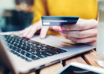 Kredi kartıyla yurtdışı tatile kısıtlama kararı