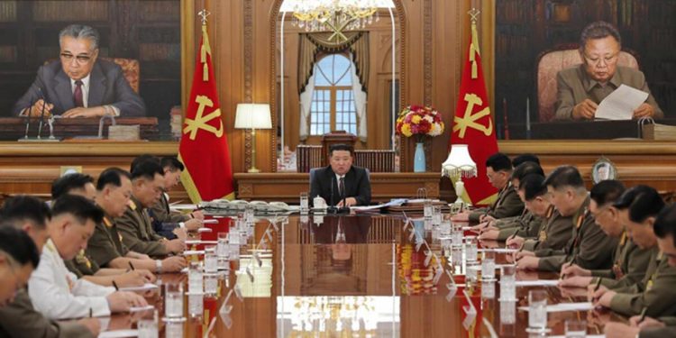 Kuzey Kore önderi Kim’den flaş talimat: Savaş hazırlıklarını ‘saldırganca’ hızlandırın