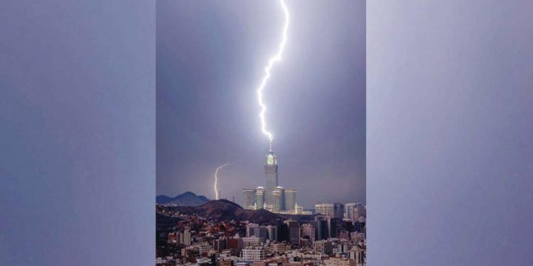 Mekke’yi ‘süper hücre’ fırtınası vurdu