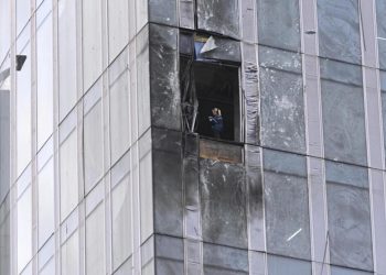 Moskova’ya taarruz şoku! 5 katlı binaya isabet etti