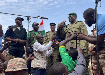 Nijer hava alanını kapattı!