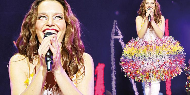 Nil Karaibrahimgil, Kuruçeşme Açıkhava’yı büyüledi