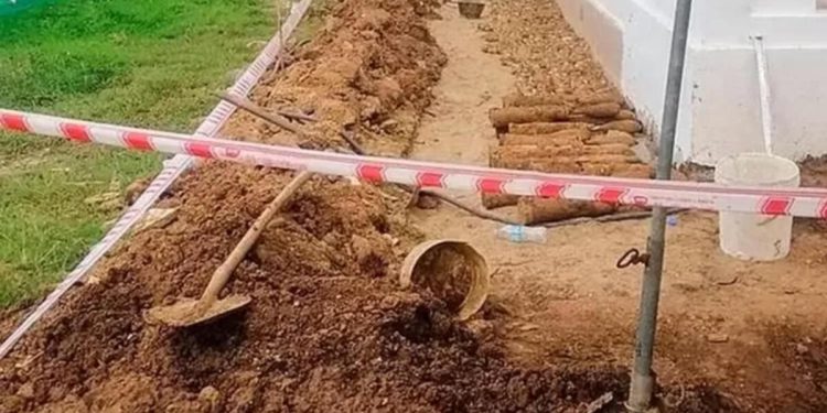 Okul bahçesinde binlerce patlamamış askeri mühimmat bulundu