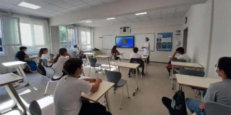 Okul kıyafeti zarurî mu? Okul kıyafeti için mevzuat kararı