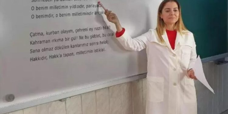 Okullarda önlük giymek mecburî mu?