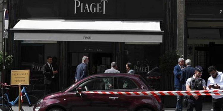 Paris’in konuştuğu soygun: 10 milyon euroluk mücevher çalındı!