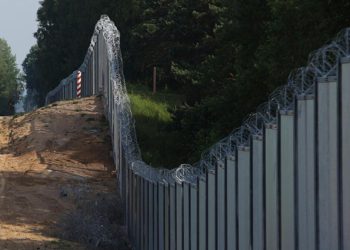 Polonya düğmeye bastı: Belarus hududuna bin asker daha gönderiliyor