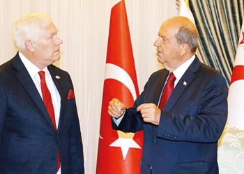 Rumları çıldırtan ziyaret! Yiğit Amerikalı KKTC’ye gitti, Tatar ile buluştu
