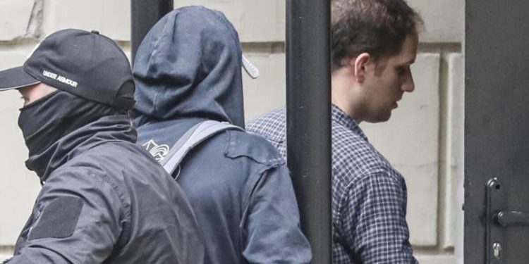 Rusya ABD’li gazetecinin tutukluluk süresisini uzattı