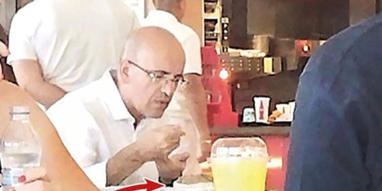 Şimşek, restoranın devamlı müşterisi