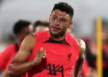Son dakika: Alex OxladeChamberlain imza için İstanbul’a geliyor