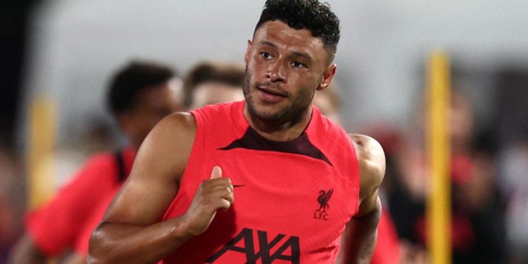 Son dakika: Alex OxladeChamberlain imza için İstanbul’a geliyor