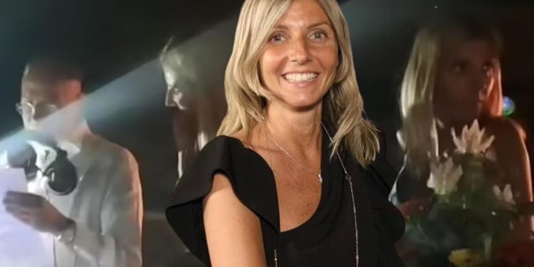 Sosyete şokta! Ünlü milyoner nişan partisinde fotoğrafları gösterip aldatıldığını açıkladı