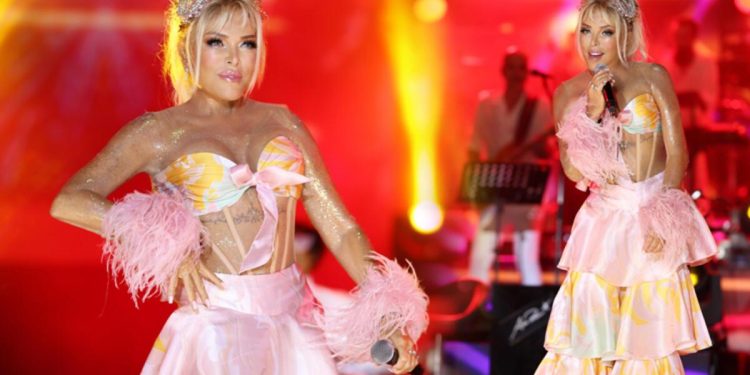 Süperstar Ajda Pekkan’ın müzikleri Boğaz’da yankılandı