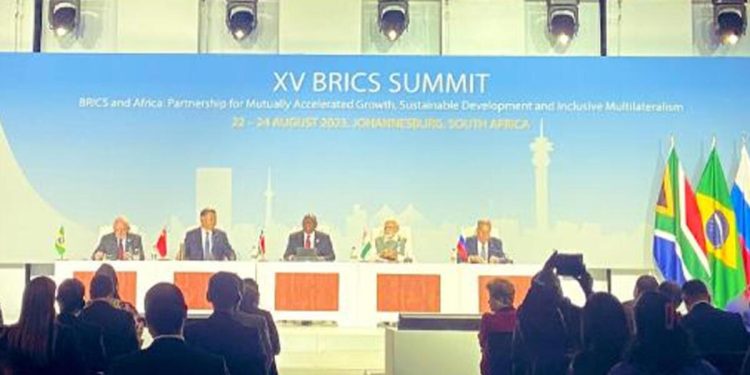 Suudi Arabistan ve İran dahil 6 ülkeye BRICS daveti