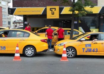 Taksiciler taksimetre ayar kuyruğuna girdi