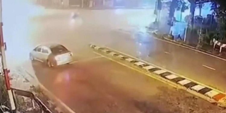 Tayland’da polis noktasına bombalı atak düzenlendi