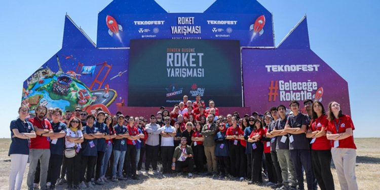 TEKNOFEST Roket Yarışması’nda gençlere tam takviye