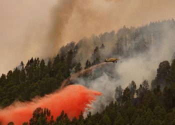Tenerife Adası alev alev! 17 uçak, 350 itfaiyeci alarmda…
