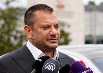 Trabzonspor Lideri Ertuğrul Doğan’dan rakiplere gözdağı! “Onlarla bir işimiz yok…”