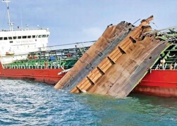 Ukrayna bu sefer Rus tankerini vurdu… Karadeniz’de ateşle oyun