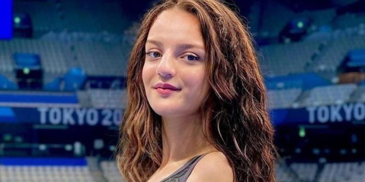 Ulusal yüzücü Sümeyye Boyacı, dünya üçüncüsü oldu