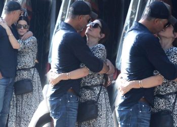 Ünlü oyuncu yıllar evvel verdiği kelamı tuttu: Mevt döşeğindeki aşkının elini hiç bırakmadı!