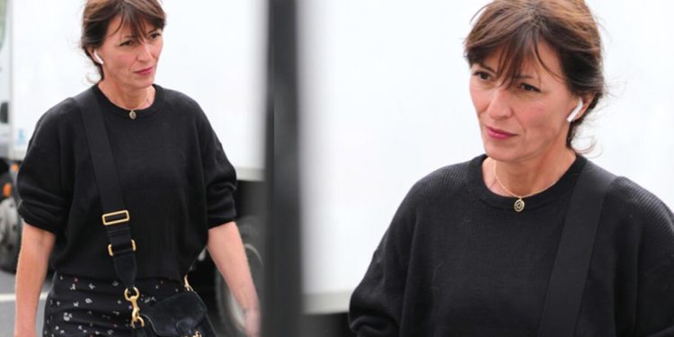 Ünlü sunucudan acı itiraflar.. Küçücük çocuktum, annem beni havaalanında unuttu