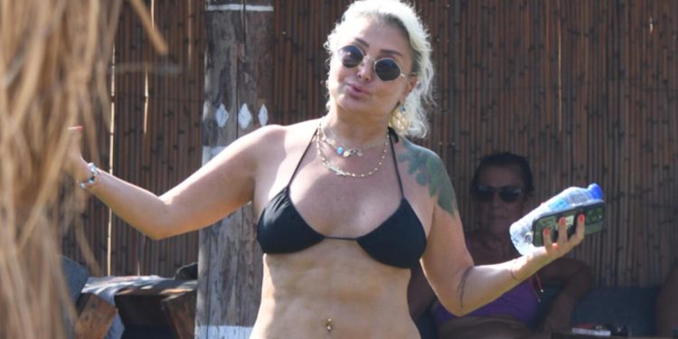 Yonca Evcimik’ten sitem: Beni kilolu gösteriyorsunuz